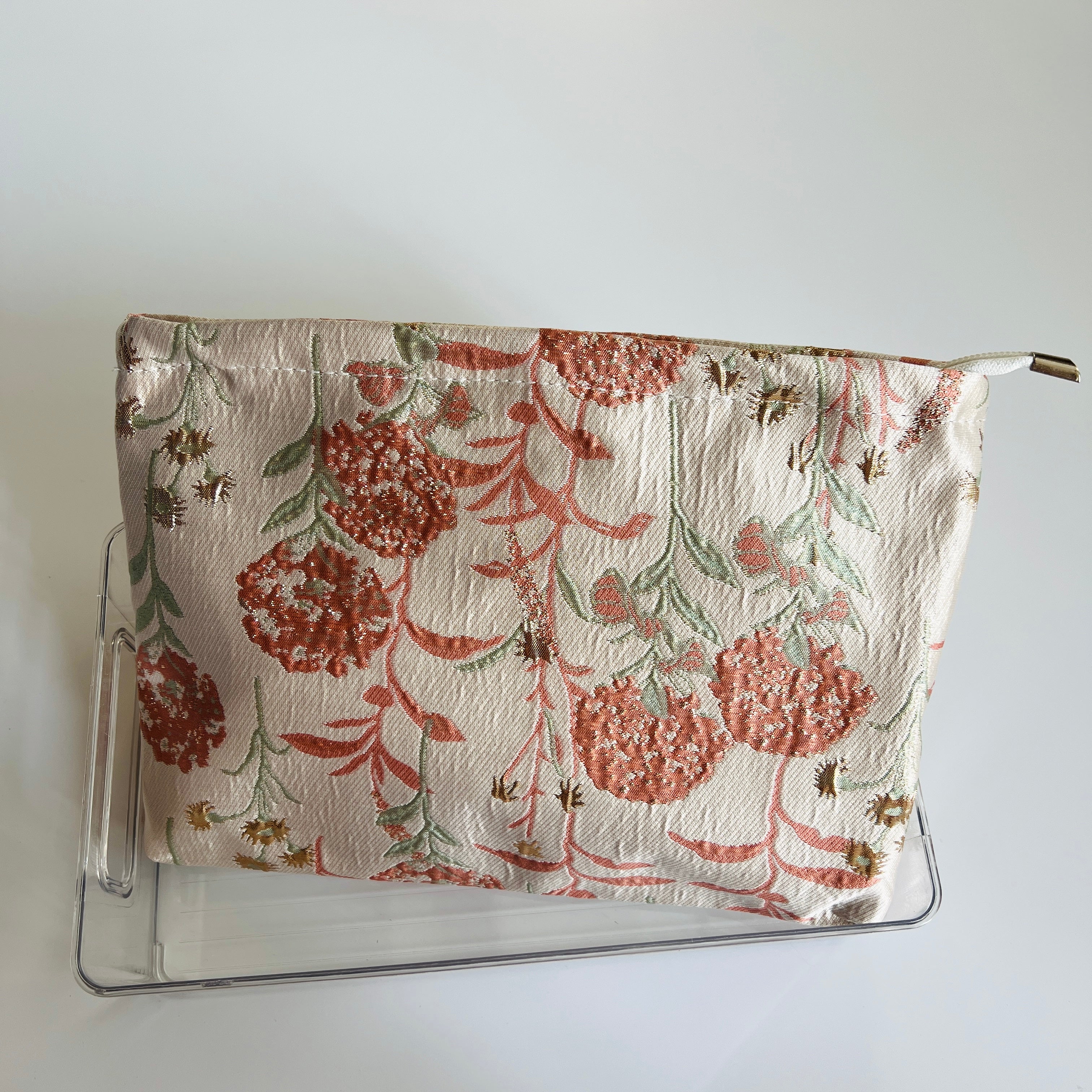 🌿 Vintage Botanical Cosmetic Bag
