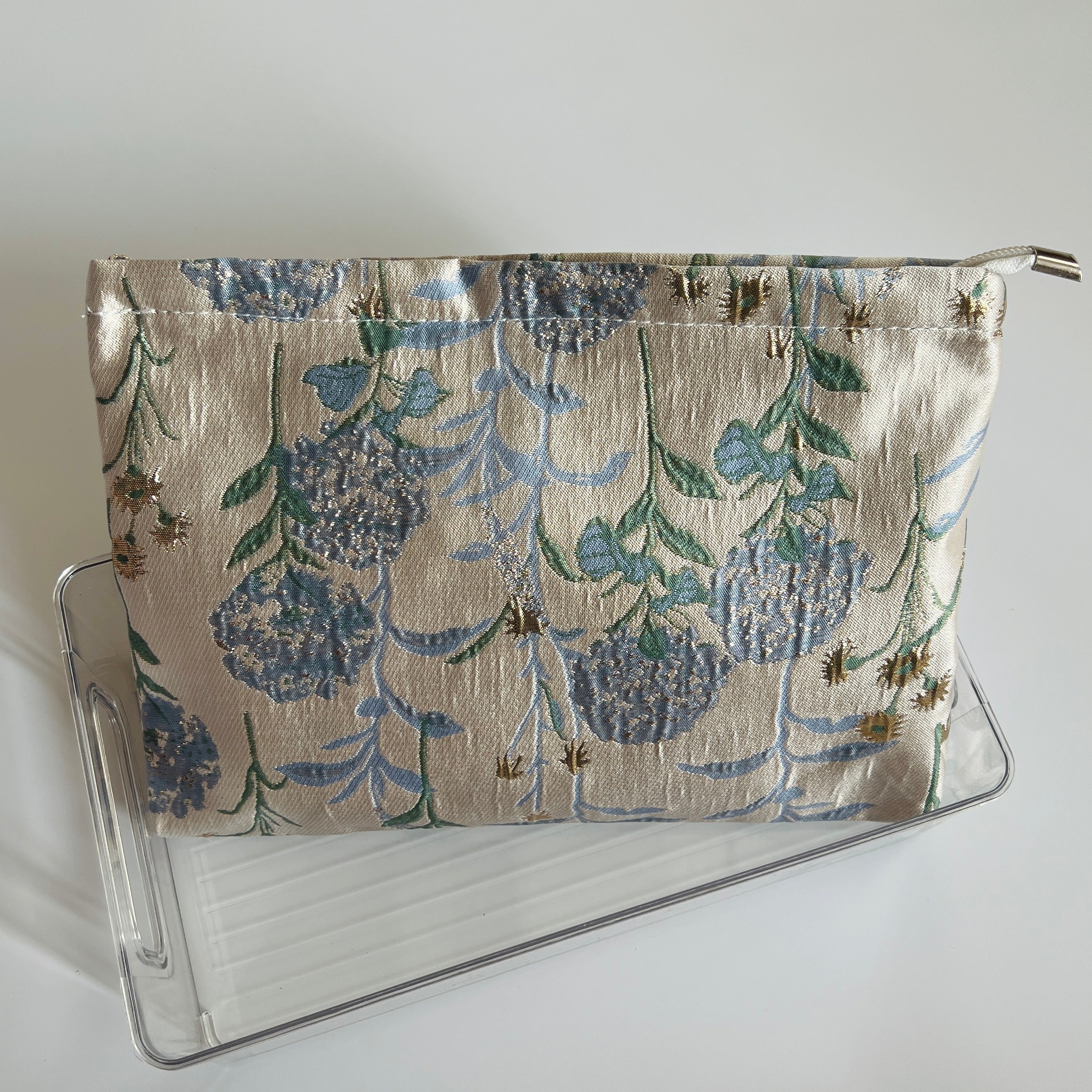 🌿 Soft Blue Botanical Cosmetic Bag
