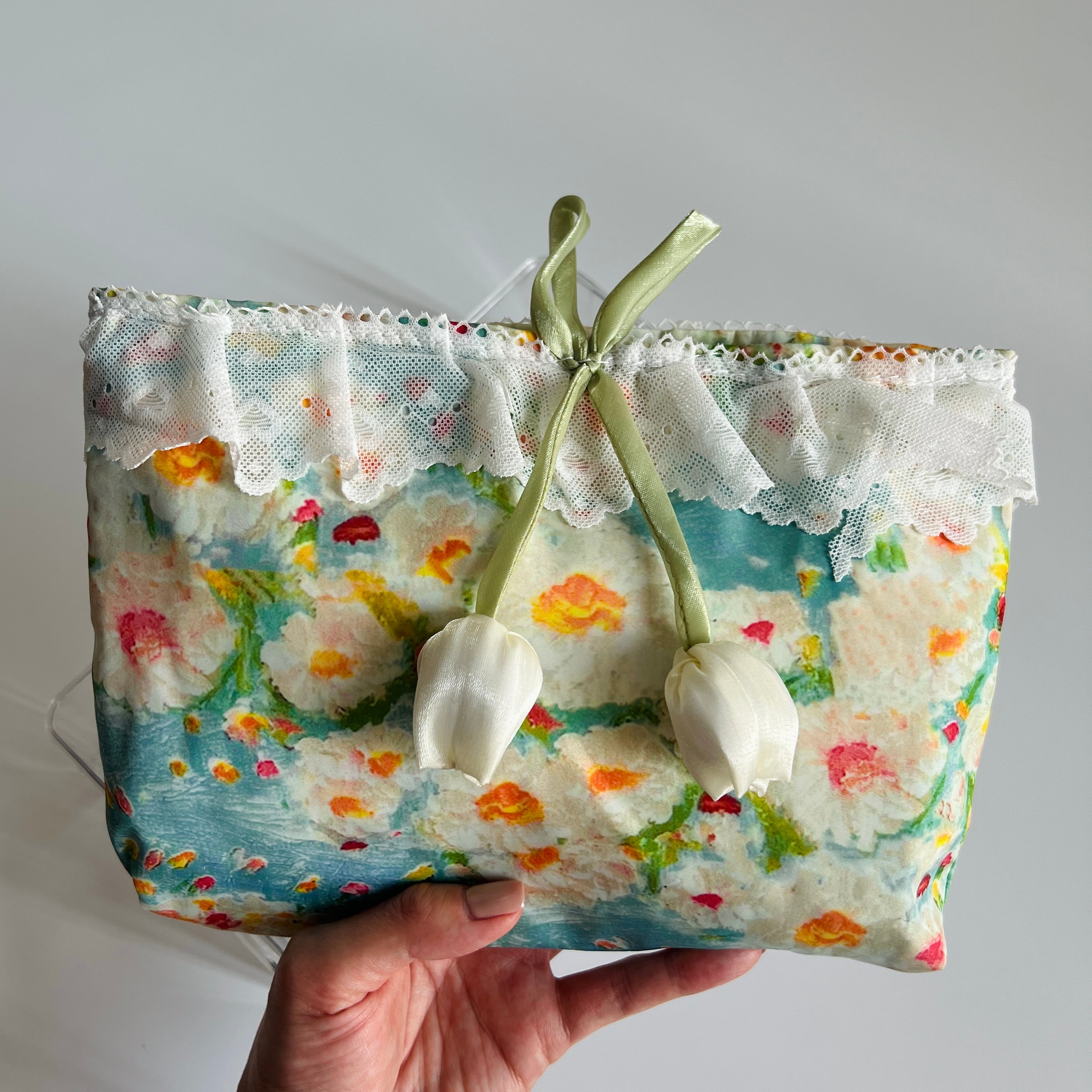 🌼 Cottagecore Floral Lace Pouch