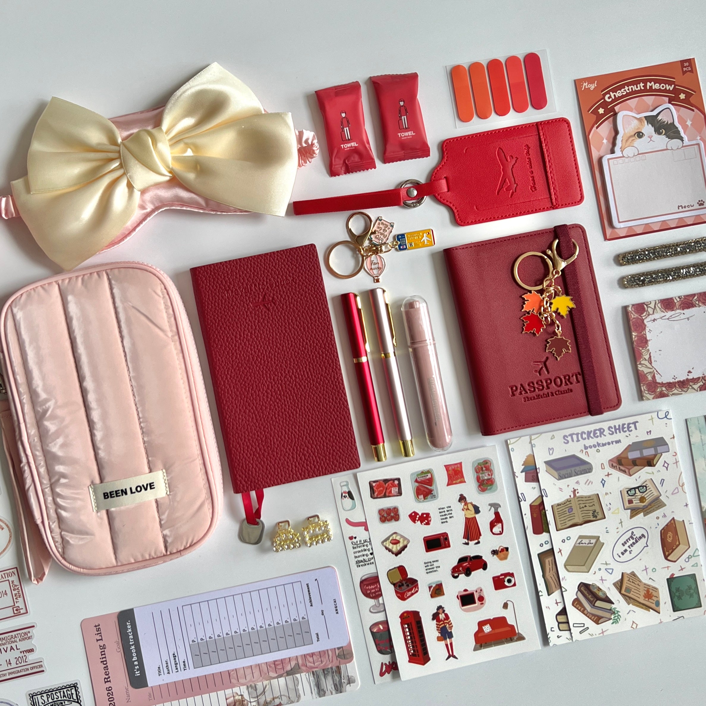 ❤️ Red Wander & Read Travel Bundle