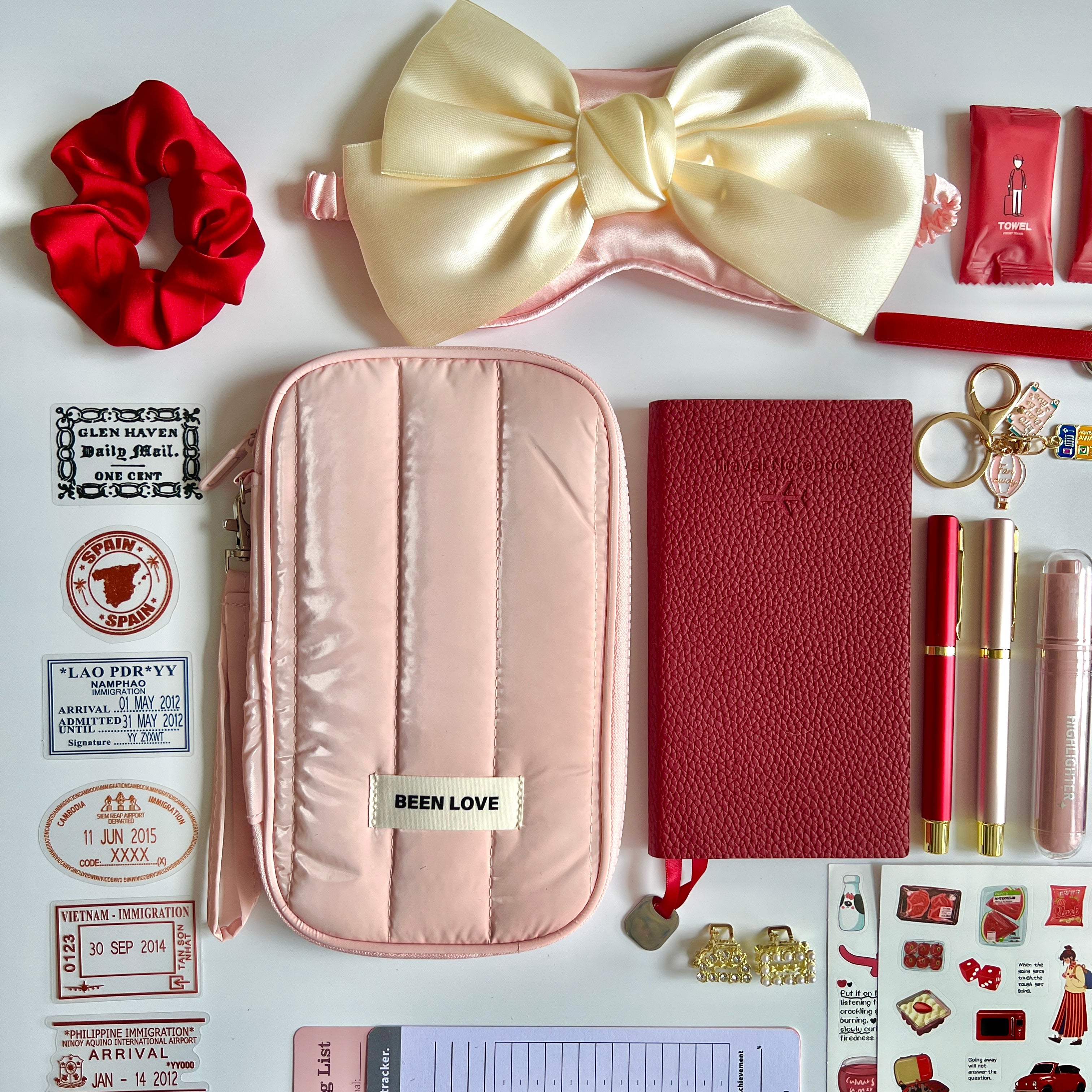 ❤️ Red Wander & Read Travel Bundle